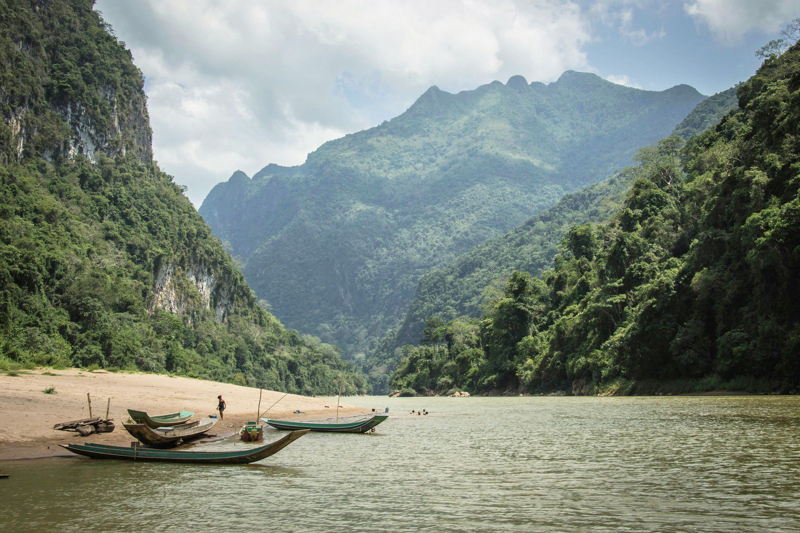 Nomad Standard - Unlimited Essential (Lao People`s Democratic Republic)