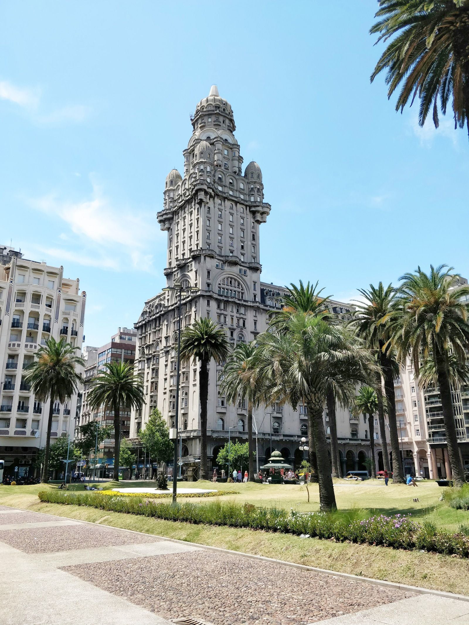 Nomad Standard - Unlimited Plus (Uruguay)